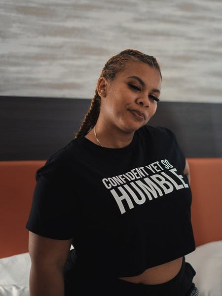 "Confident Yet So Humble" Women's Crop Top - Humblecinema